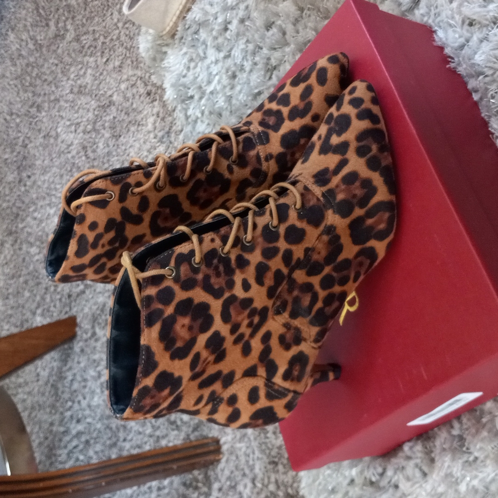 Leopard Print Suede Booties Size 9 - Picture 1 of 3